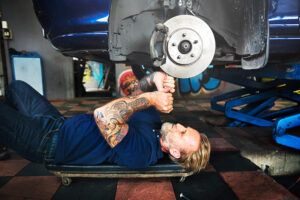 garage motor maintenance mechanic fixing spare con PK9N4X9